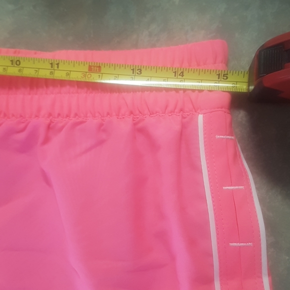 Under Armour Ladies Small Sports Shorts - Picture 6 of 7